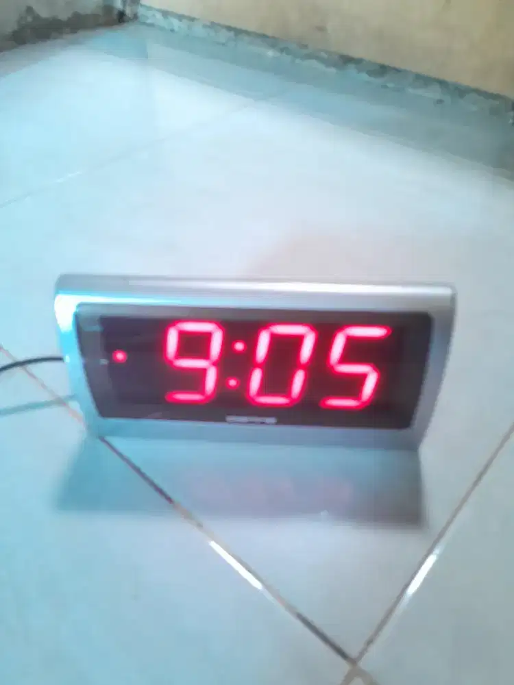 Jam digital merk Digitime
