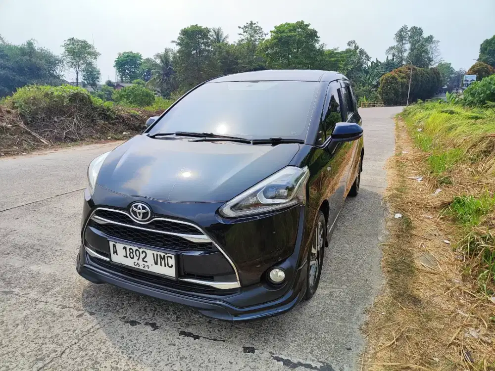 Toyota Sienta Tipe Q Tahun 2017