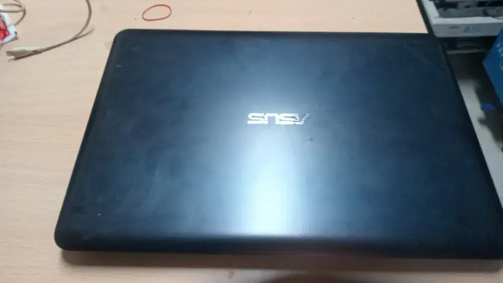 Laptop asus slim e402Y