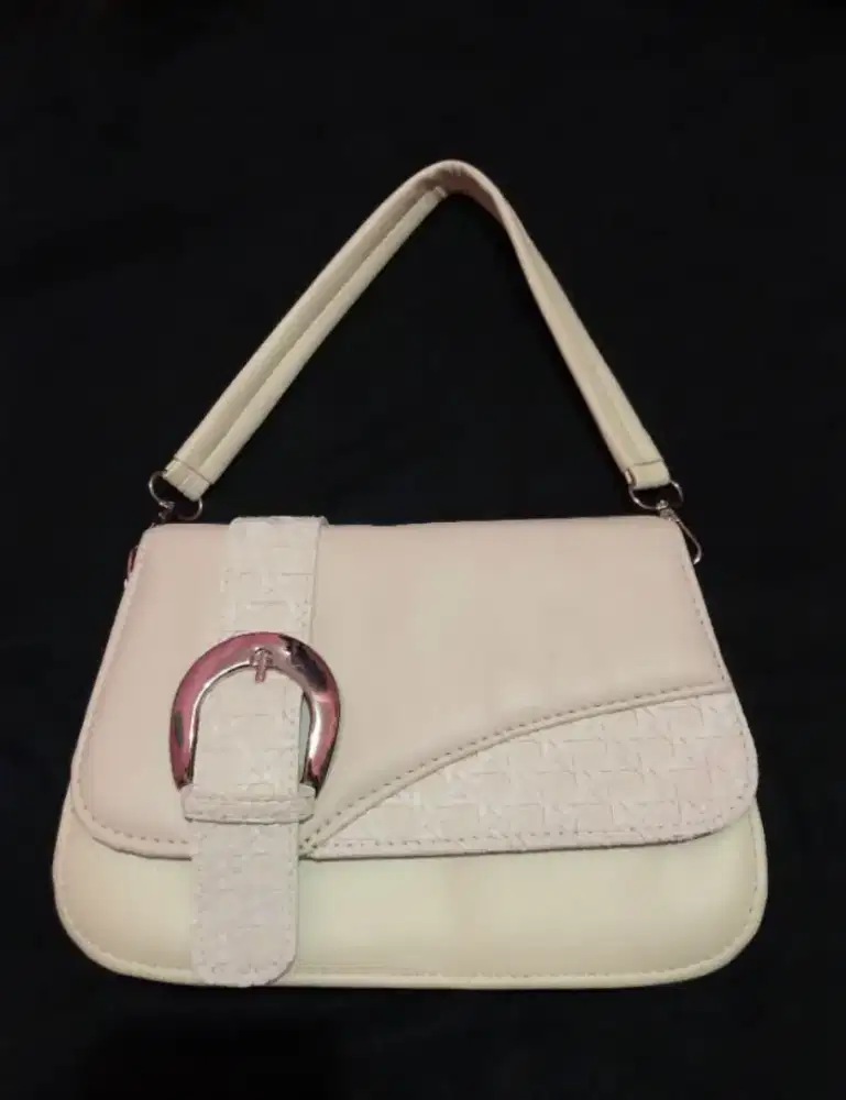 TAS PUTIH WANITA