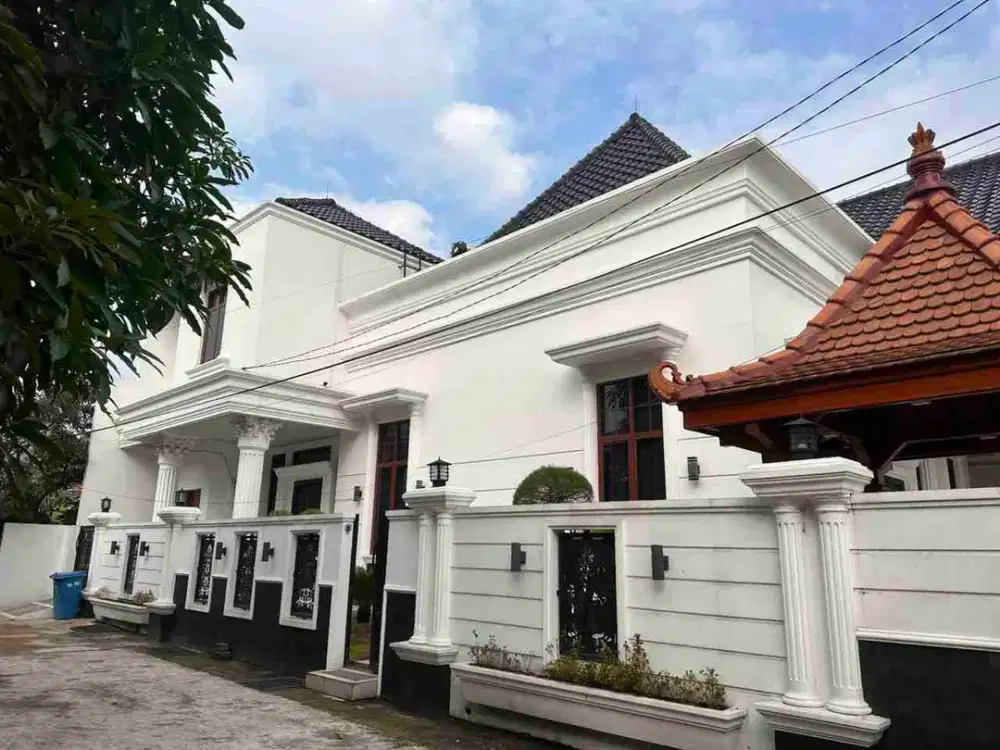 Rumah Megah Cantik 1,5 Lantai, Semi furnished,bebas banjir Lokasi Sangat Strategis Dekat Jalan Raya di perumahan Taman Aster, telaga asih, Cikarang Barat, bekasi