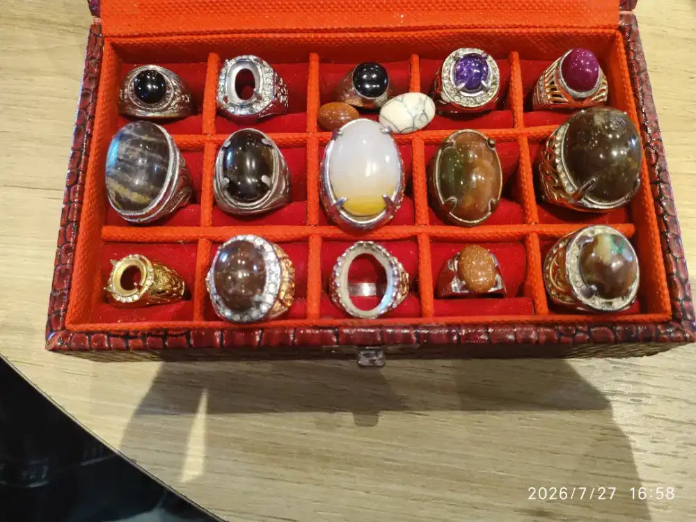 Dijual cincin dan batu akiek