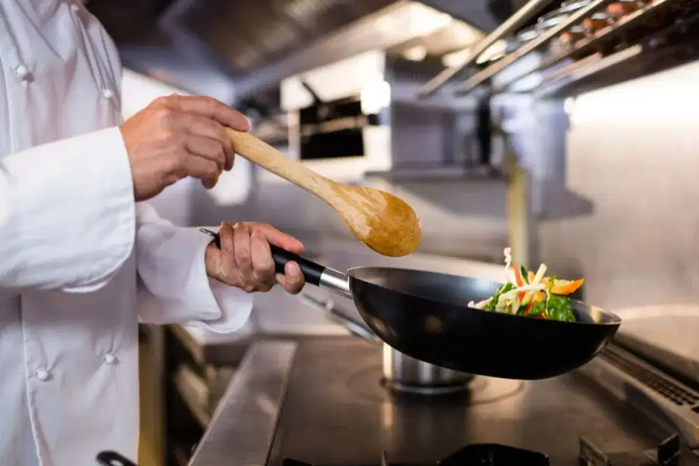 LOWONGAN PEKERJAAN – CHEF COOKING