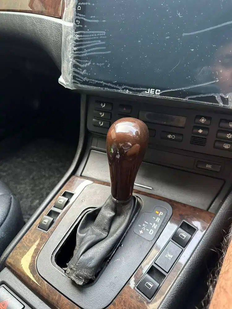 BMW 318i 2004 Bensin