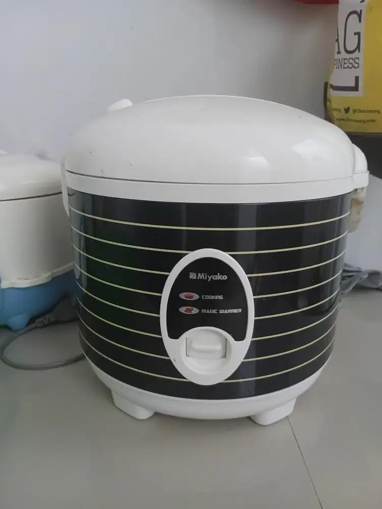 Rice Cooker/Magic Com Miyako