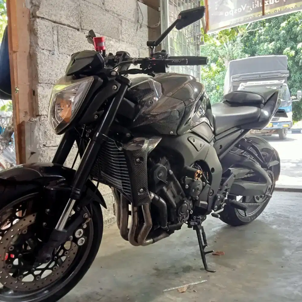 MOGE Yamaha FZ1000CC