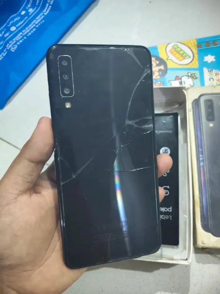 Jual murah Samsung A7 6/128gb resmi
