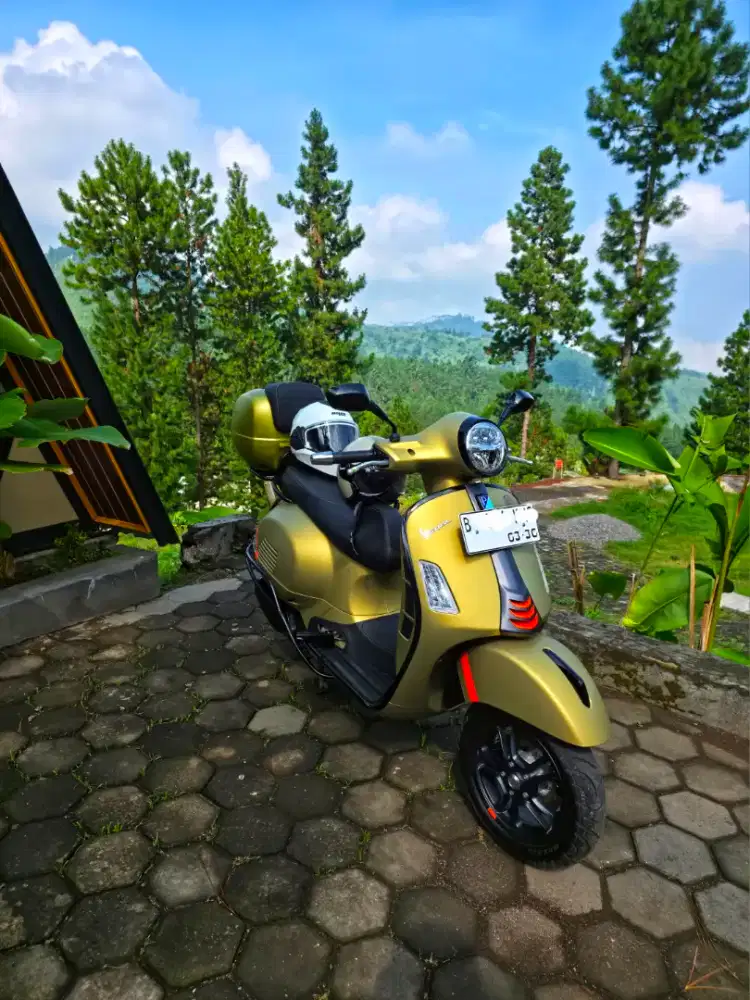 Vespa GTS Super Sport 155 i-get ABS Green Olive