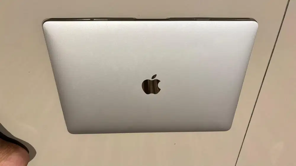 Macbook Air M1 8/256GB Silver Garansi Ex Inter BH 93% cc 109