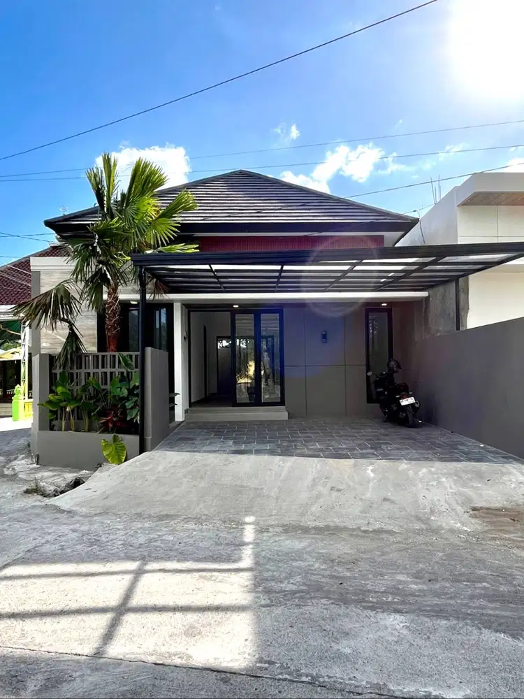 Rumah Hook dekat Masjid di Rejodani