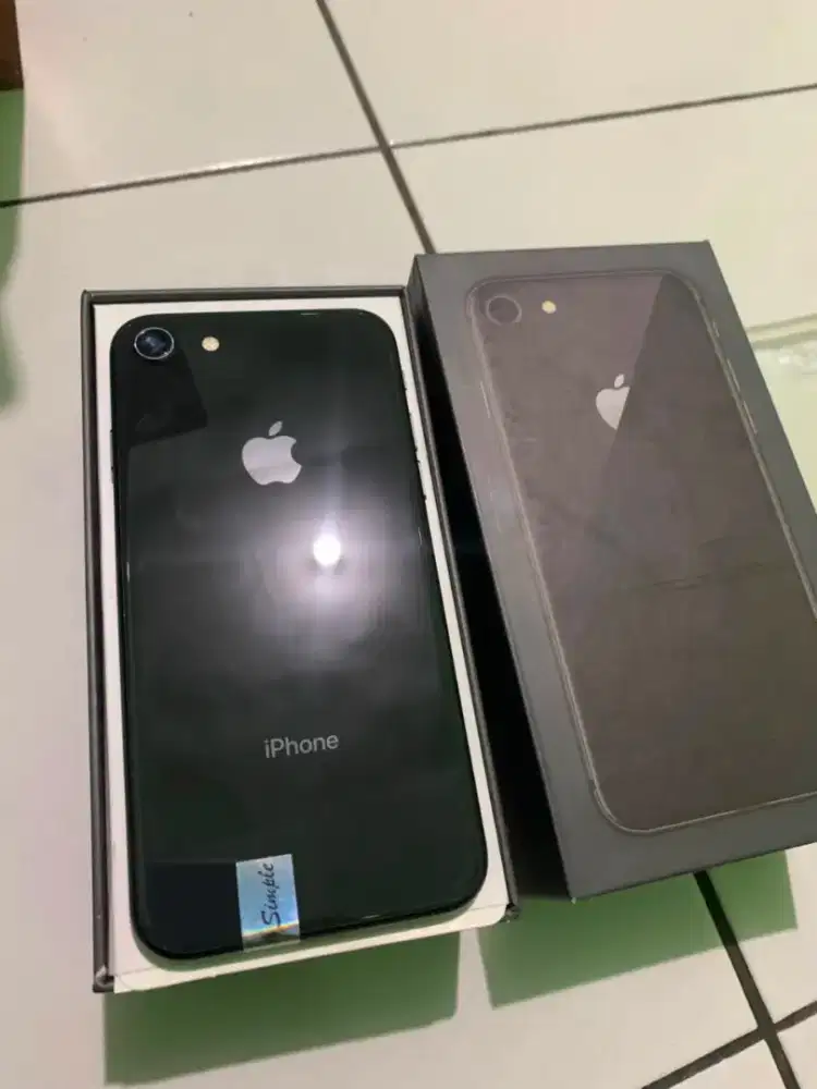 iPhone 8 Inter.