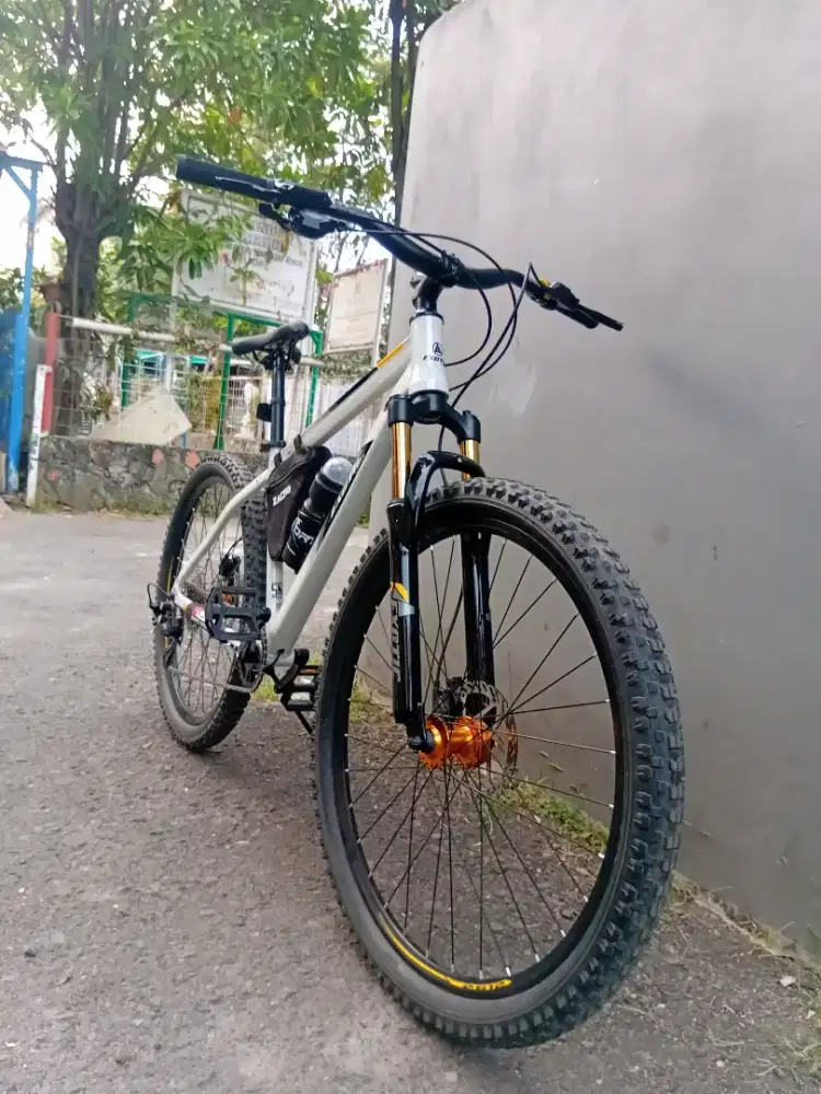 Sepeda gunung exotic slx