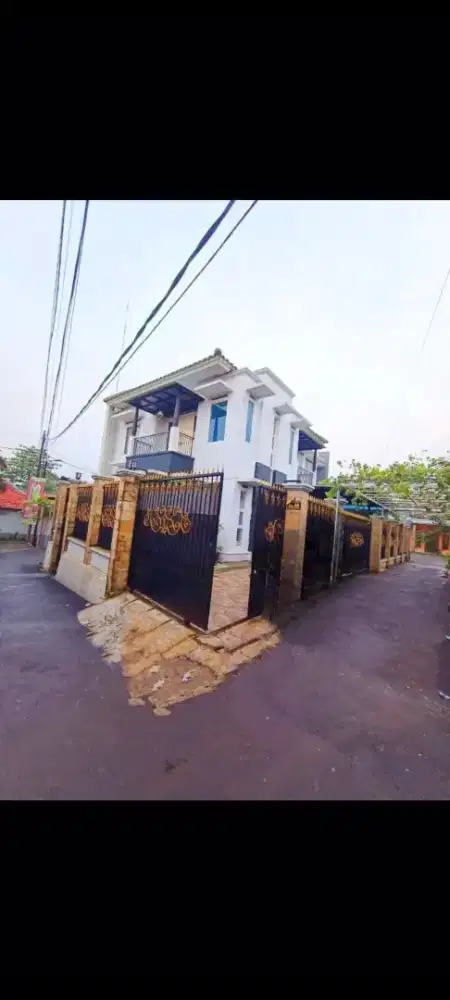 Rumah 2 lt luas cocok untuk tempat tinggal/usaha di cipayung jaktim