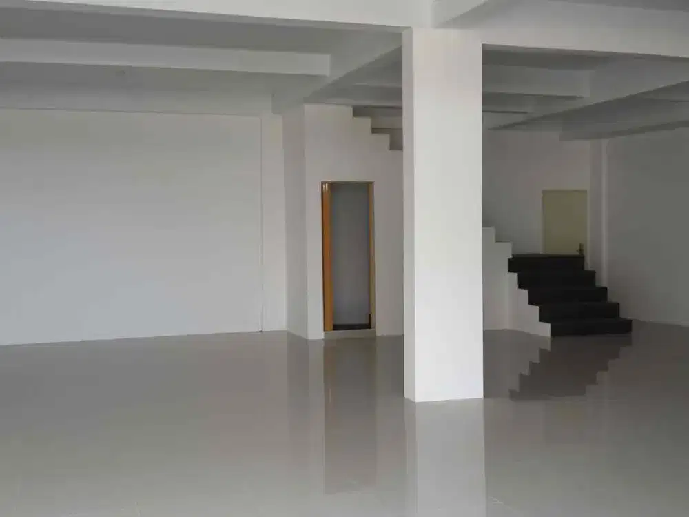 disewakan ruko gandengan 3unit lokasi strategies Ring 1 cocok buka usaha