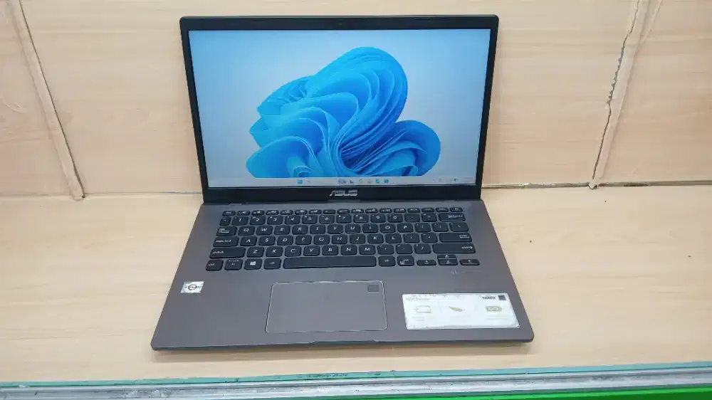 ASUS VIVOBOOK M409D AMD ATHLON SILVER 3050U RAM 4GB SSD 128GB BELAJAR