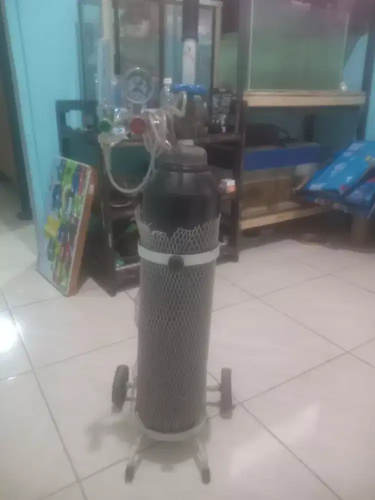 tabung oksigen + regulator