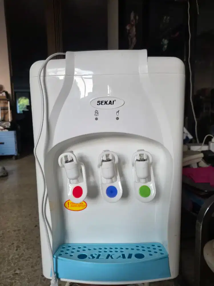 Dispenser air panas normal dingin