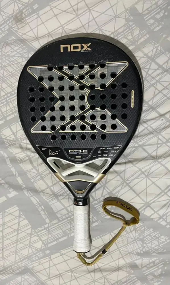 Raket Padel Nox AT10 18K 2026