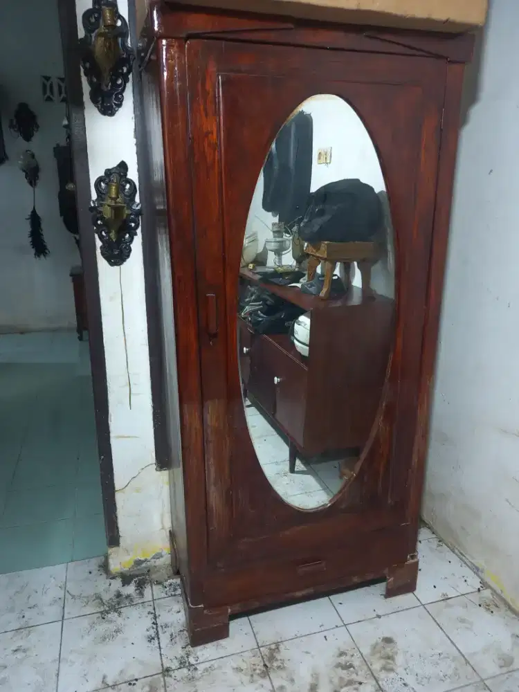 Lemari Jadul lawas