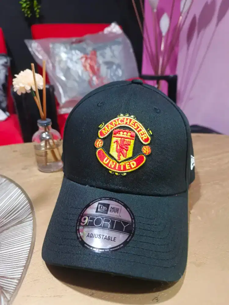 Topi Manchester United (Official Merchandise) Old Trafford Stadion.