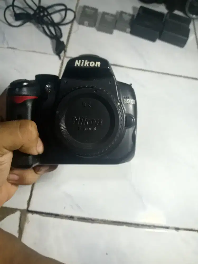 Nikon d5000 body only layar flip vignet