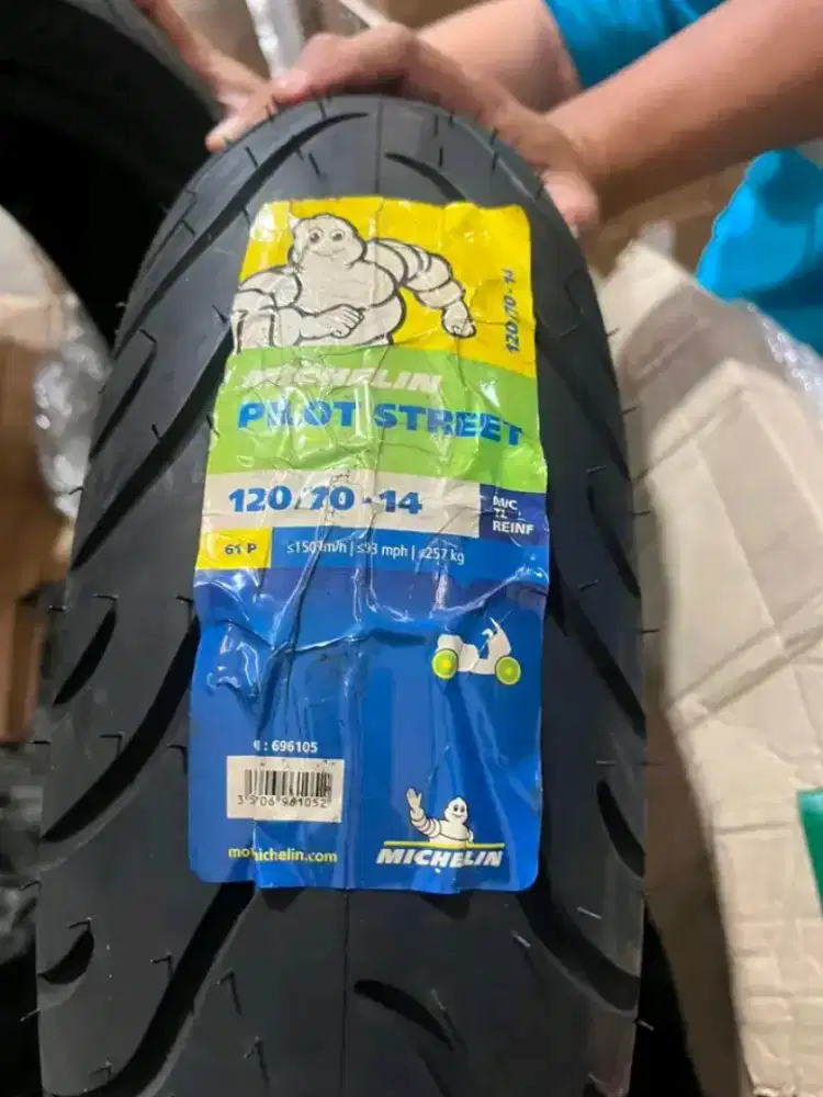 Ban michelin 120 70 ring 14