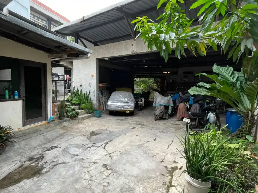 Hitung Tanah Saja Bangunan Rumah Strategis di Jalan Industri Bandung