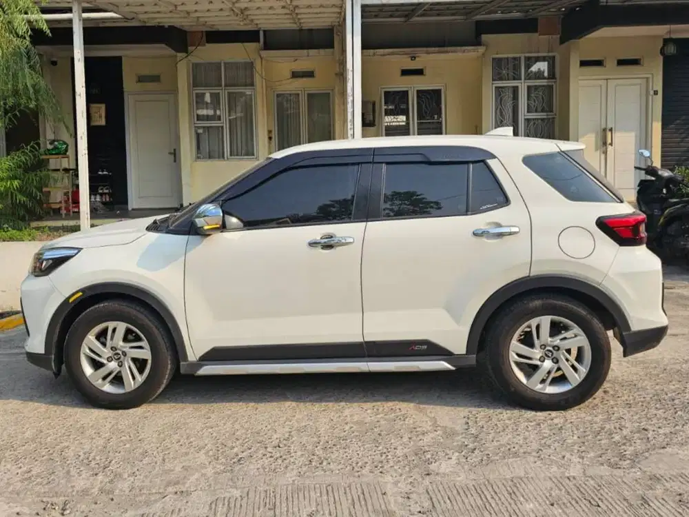 Daihatsu Rocky 1.2 X CVT ADS 2021 Putih KM Low, SIAP PAKAI!