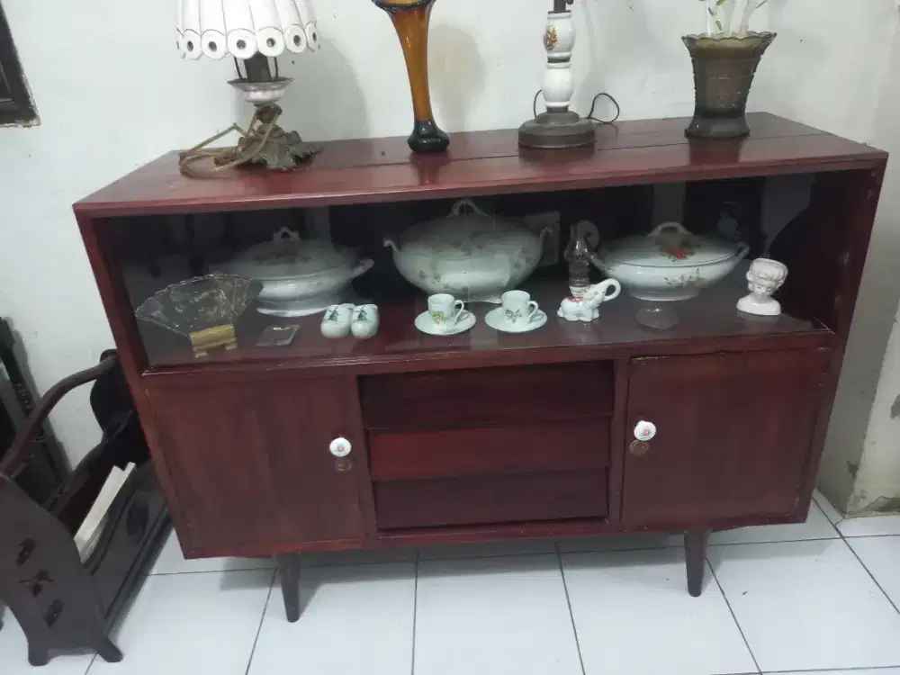 Buffet antik kaki jengki