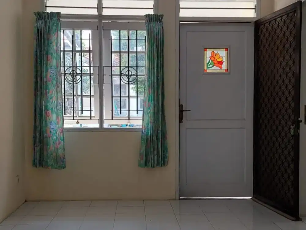 Sewa Rumah Siap Huni Kosongan 2Lantai Hanya 35Jt/th