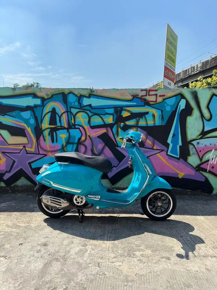 vespa sprint blue audace