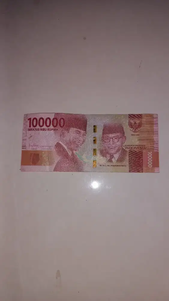 Uang kertas seri kembar