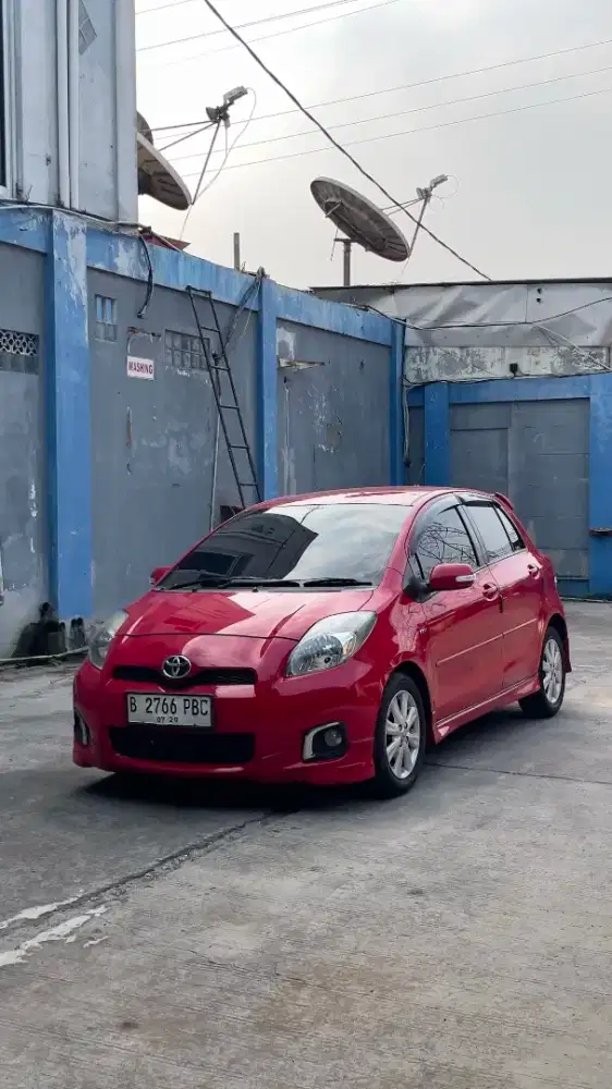 Yaris S Limited 2012 Automatic