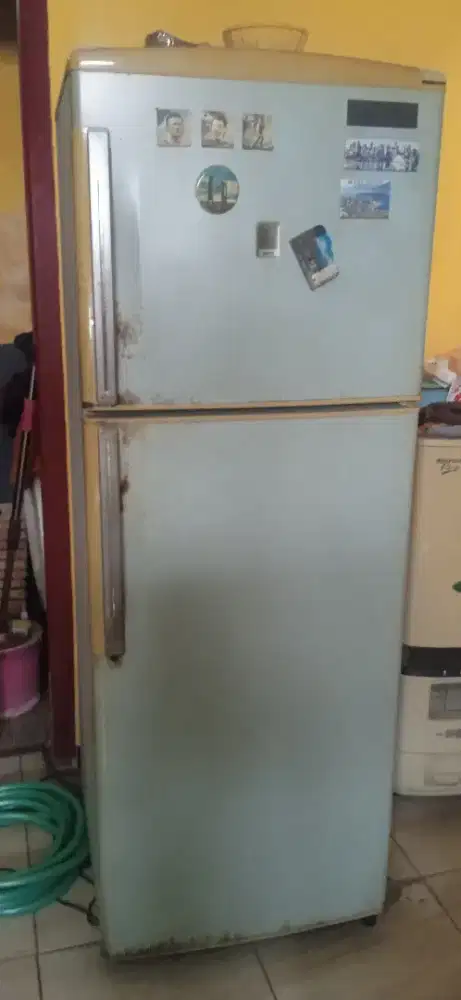 Kulkas Sanyo.2 pintu Bekas