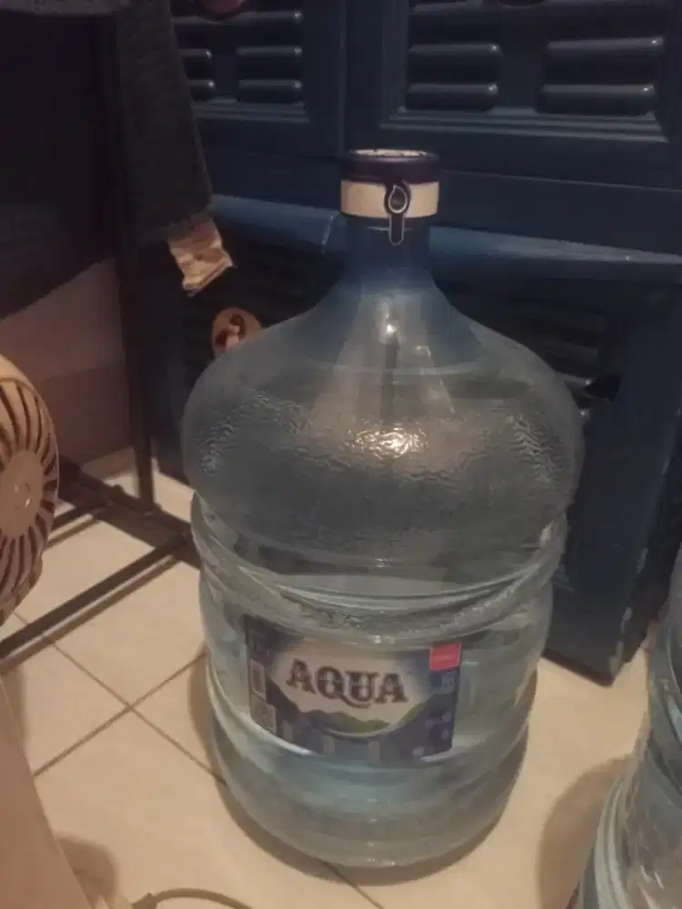 Galon AQUA19L ADA 3 BOTOL BESERTA ISI
