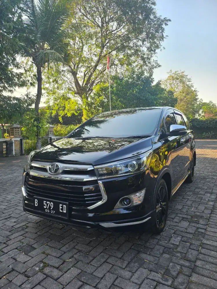 Toyota Innova Venturer 2.4 AT 2017 (Diesel)