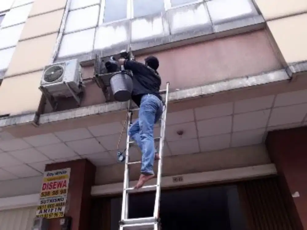 Jasa servis panggilan AC kulkas mesin cuci frezer showcase dll
