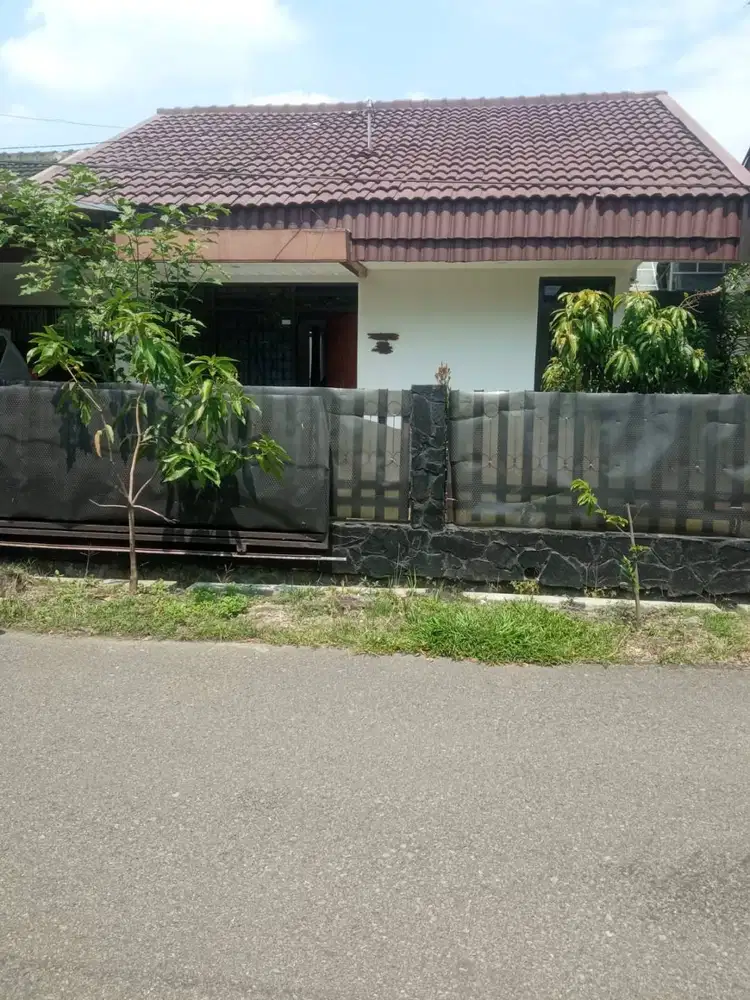 Jual Rumah Golf Barat Bandung