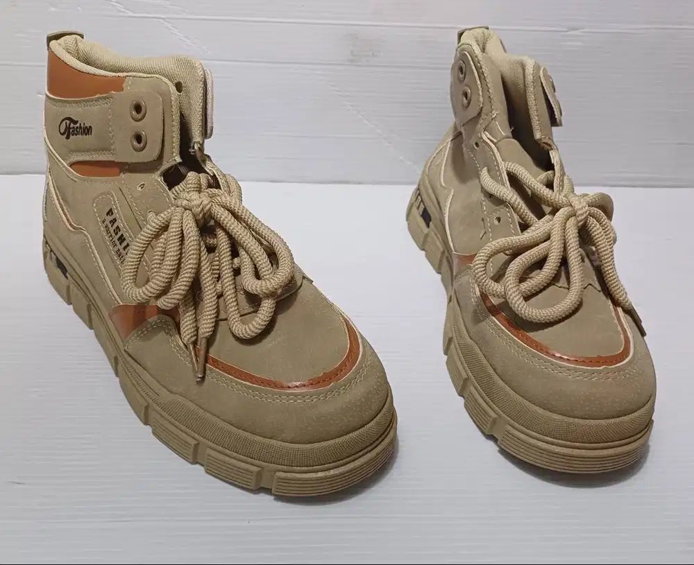 Sepatu Boot Fashion Warrior Nation High Top (Size 41)