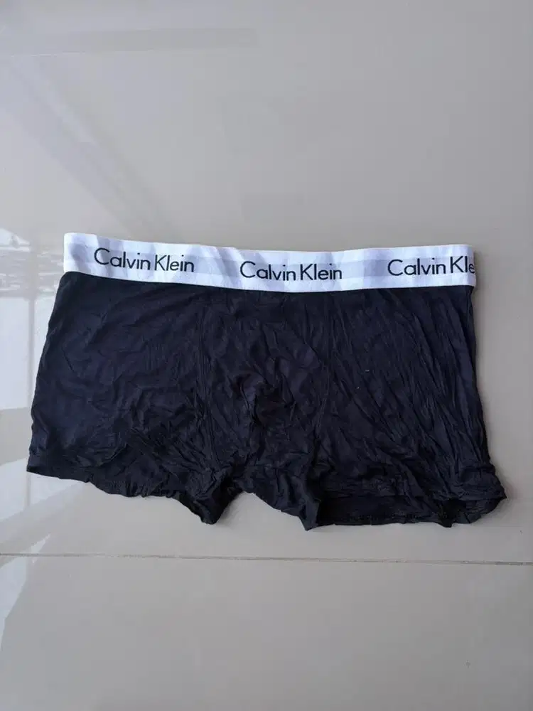 celana dalam boxer Calvin Klein CK biru dongker (M ke L), karet aman