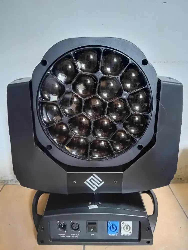 Lampu Panggung K10 LED Big Bee Eye RGBW 4in.