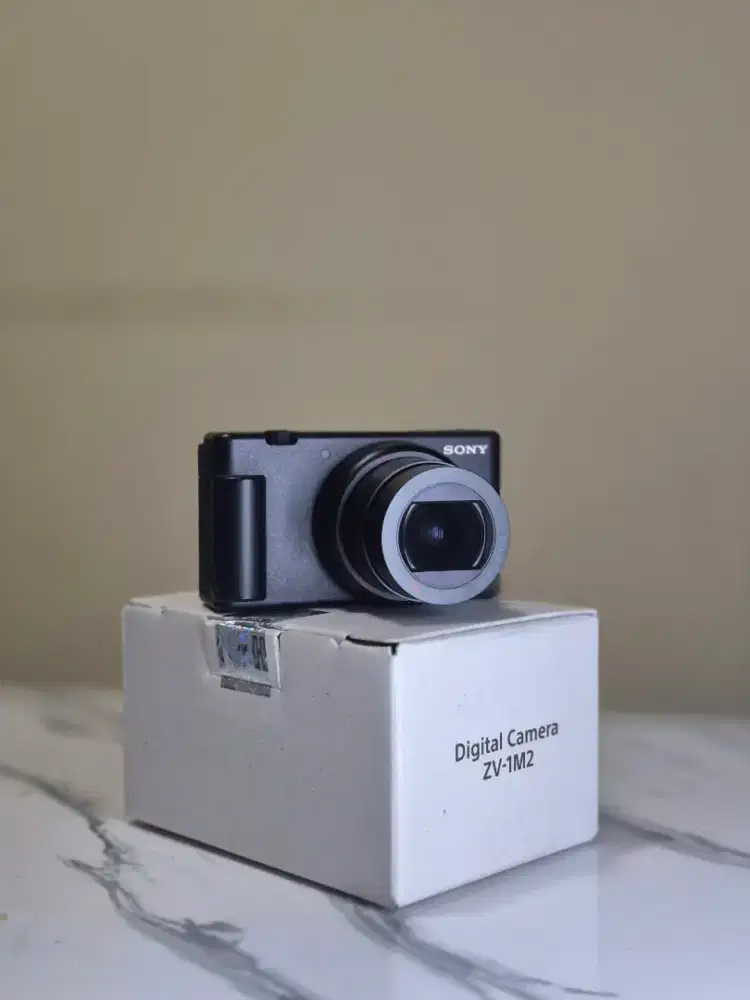Jual Camera Vlog Sony ZV1M2 - LIKE NEW