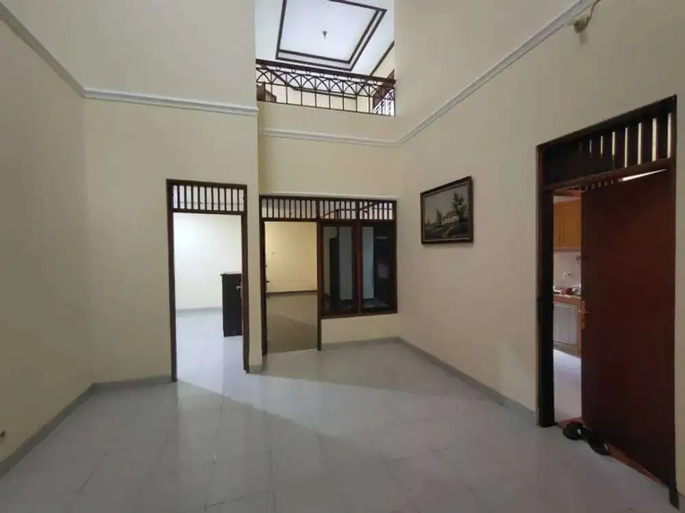 Rumah 2 Lantai Disewakan Di Kalibata Dekat Stasiun KRL, 5 Kamar, Cocok Mess Kantor