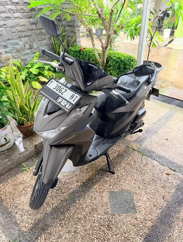 Honda Beat Deluxe 2022 km 13500.. jual cepat