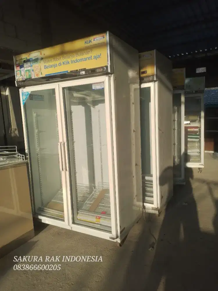 Chiller showcase ex indomaret