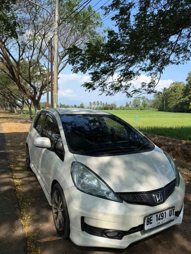 di jual honda jazz rs