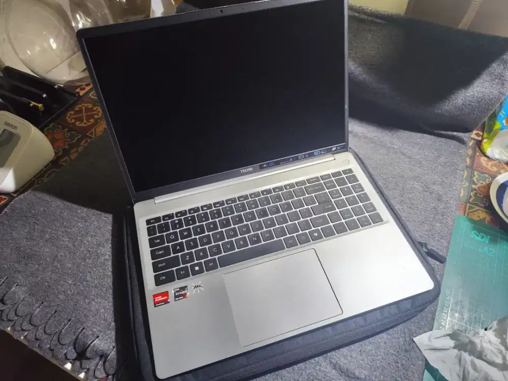 Laptop Tecno Megabook K16s 16inch