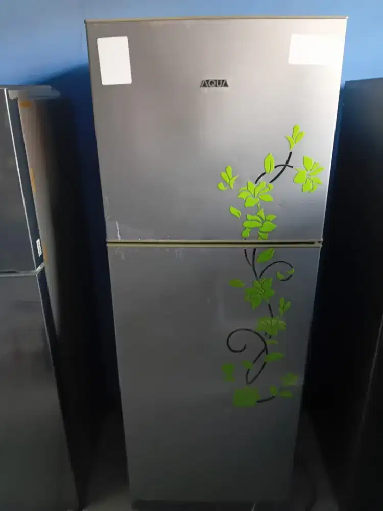 Dijual murah kondisi beku dingin normal bisa COD kulkas 2pintu AQUA