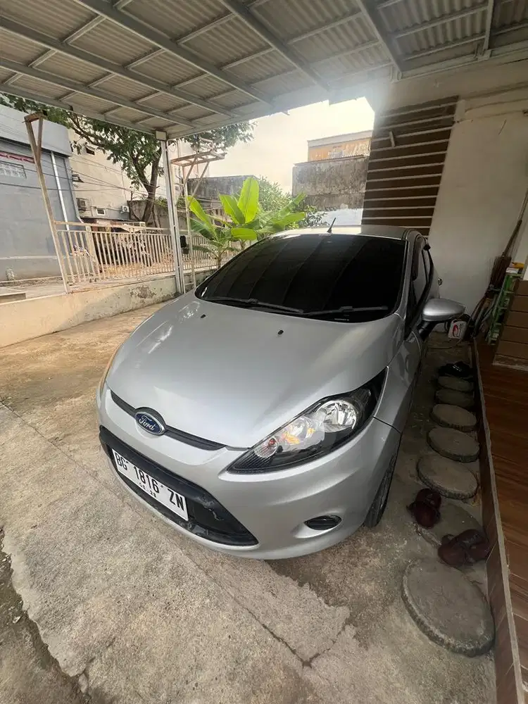Ford Fiesta 1.4 silver matic