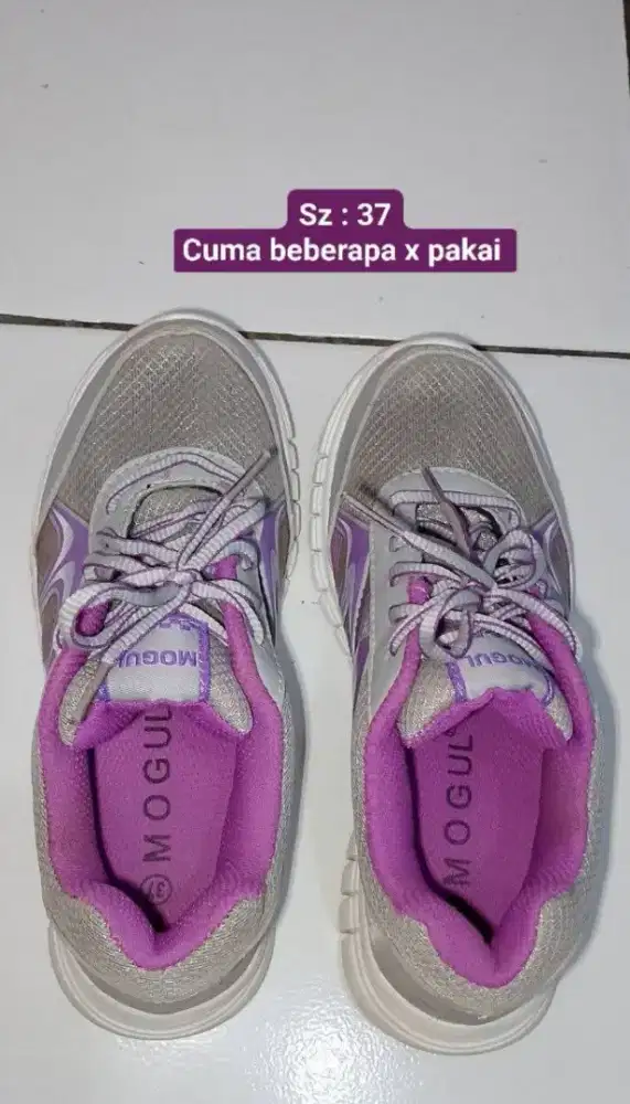 Dijual Sepatu ukuran 37, Beberapa kalau pakai saja,masih lumayan bagus